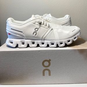 NWT Women's Cloud 5 Undyed-White On Cloud Athletic Shoes (Size 7.5)!!!